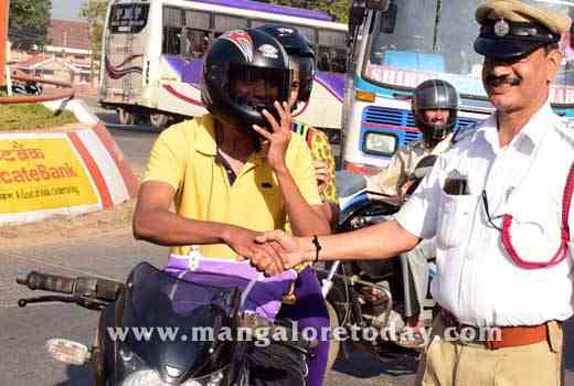  helmetless pillion-riders in Mangaluru 1